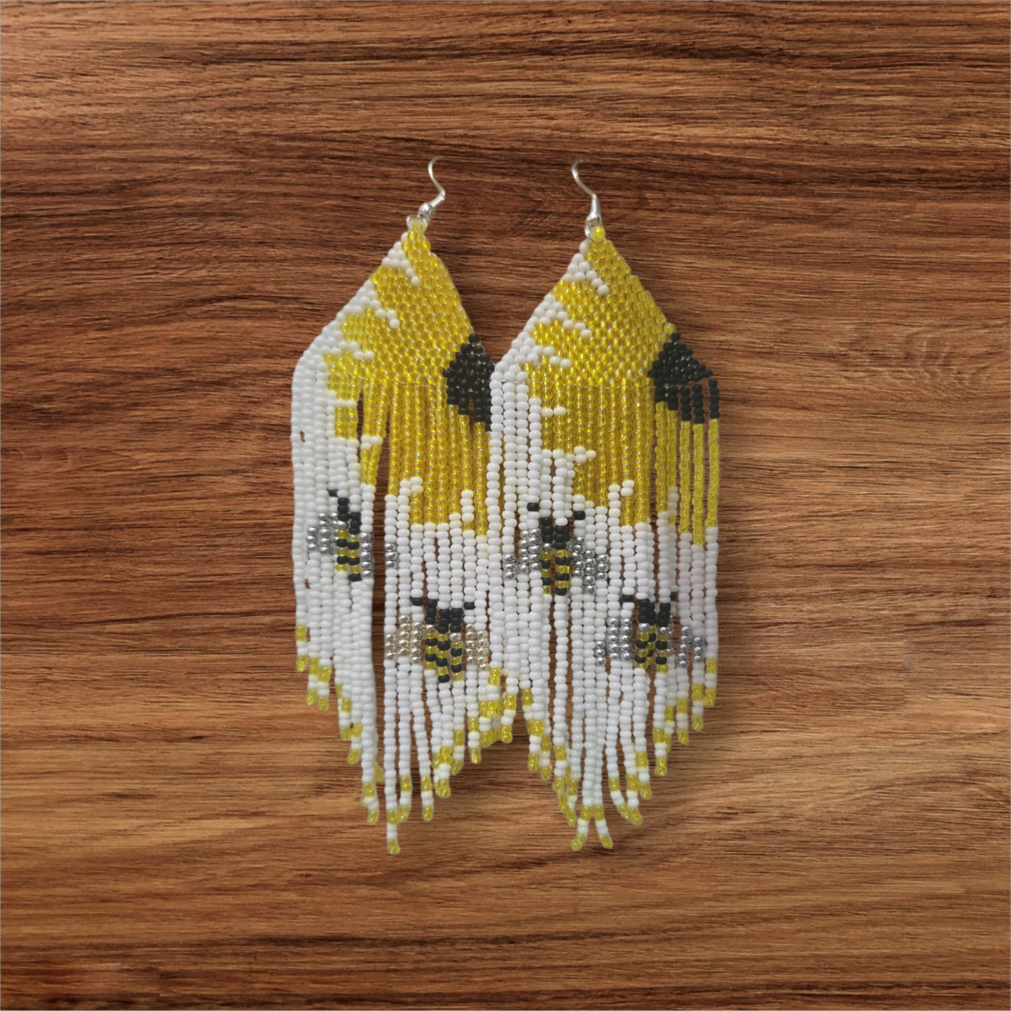 Radiant Sunflower & Bee Beaded Earrings – Nature’s Charm in Every Stitch!